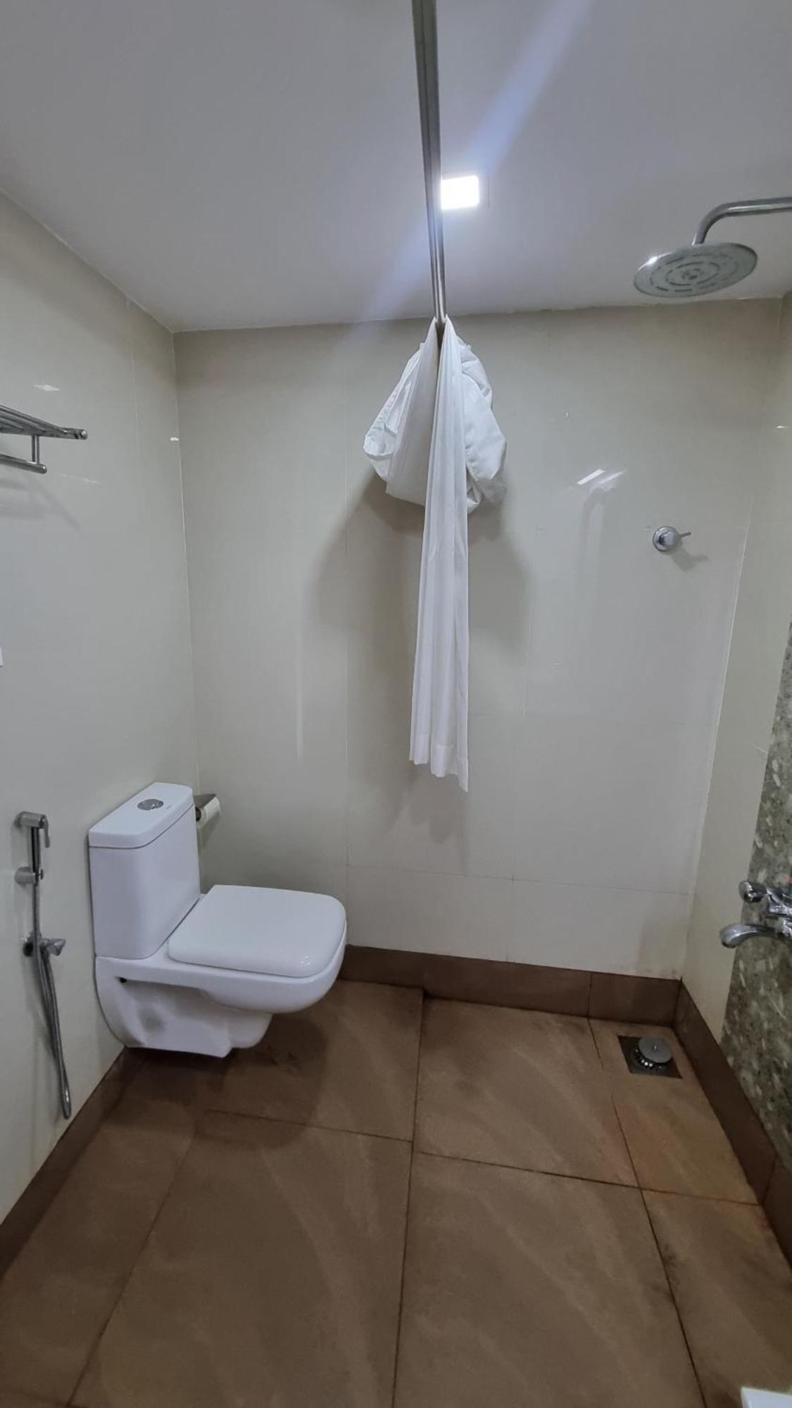 Hotel Savera Park Thrissur Екстериор снимка